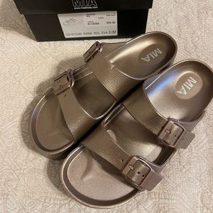 Mia Kiana rose gold sandals. Size 8.